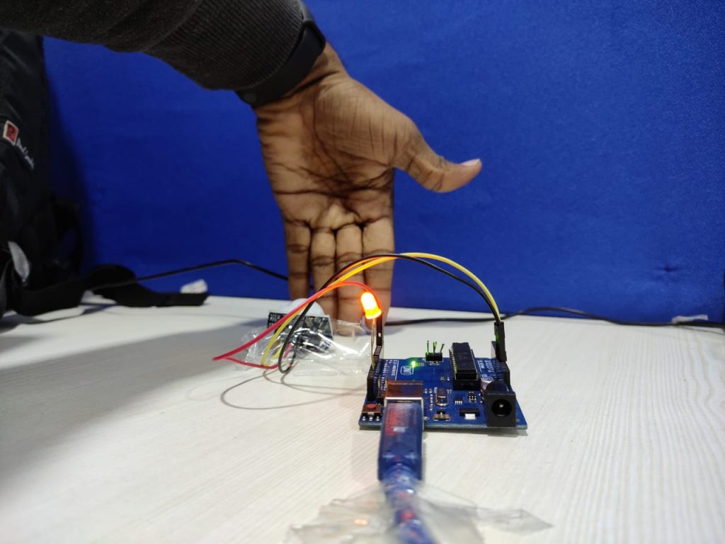 Arduino UNO Board with PIR Motion Sensor8